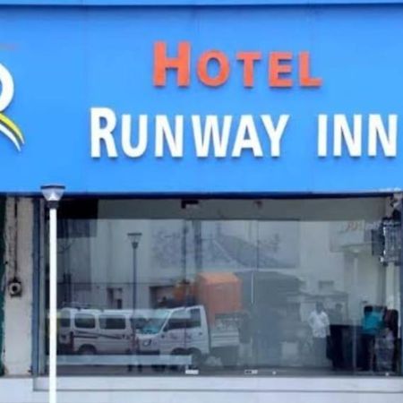 Hotel Runway Inn Ahmadábád Exteriér fotografie