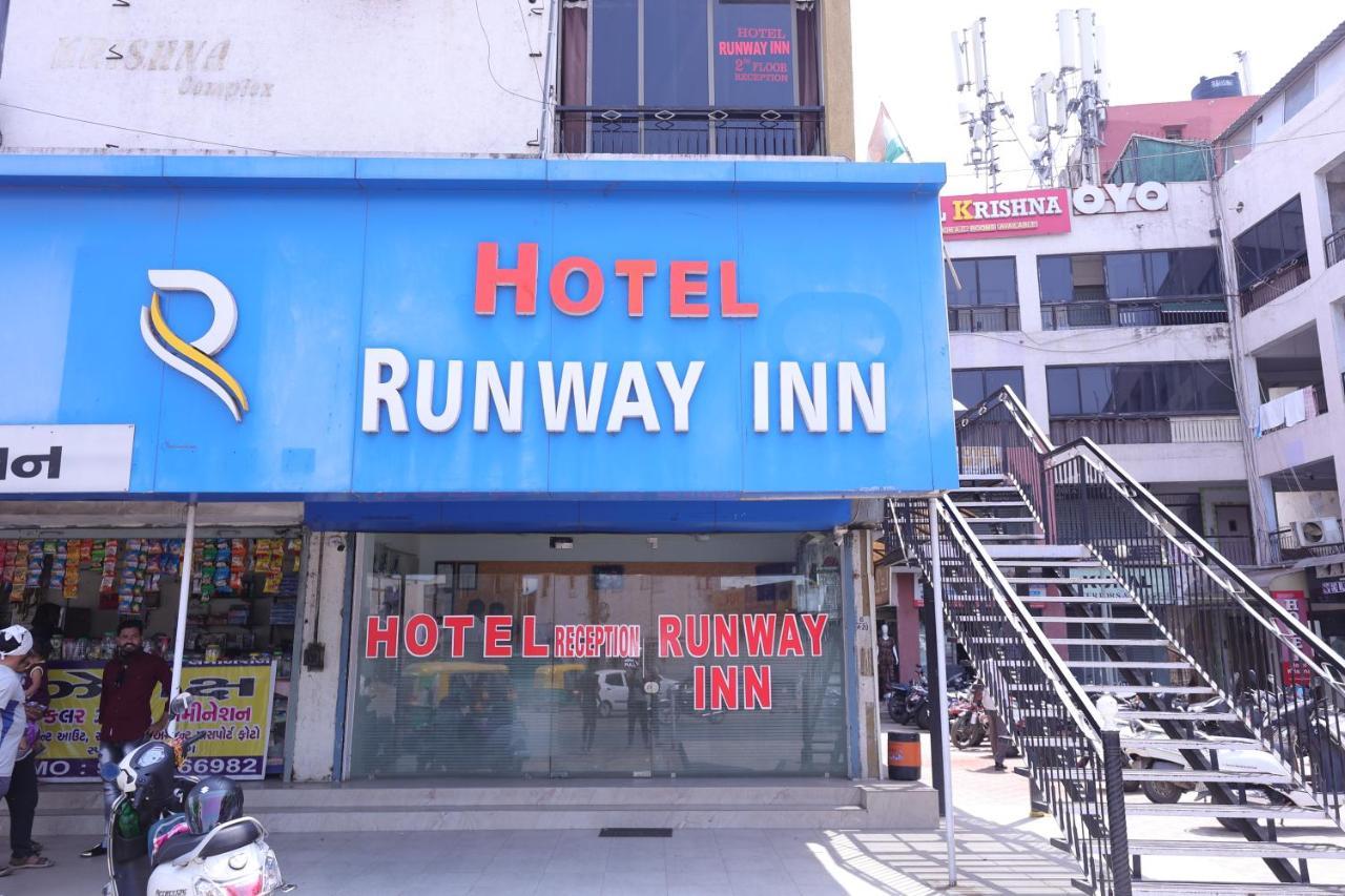 Hotel Runway Inn Ahmadábád Exteriér fotografie